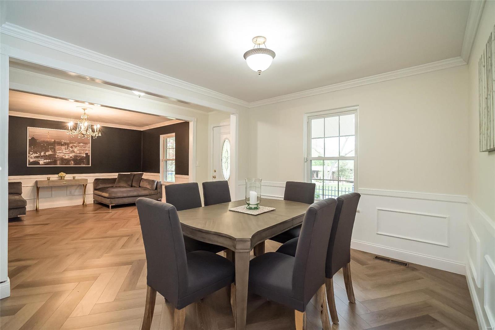 1012 Bedford Lane Ballwin, MO 63011 - Photo 4 of 37