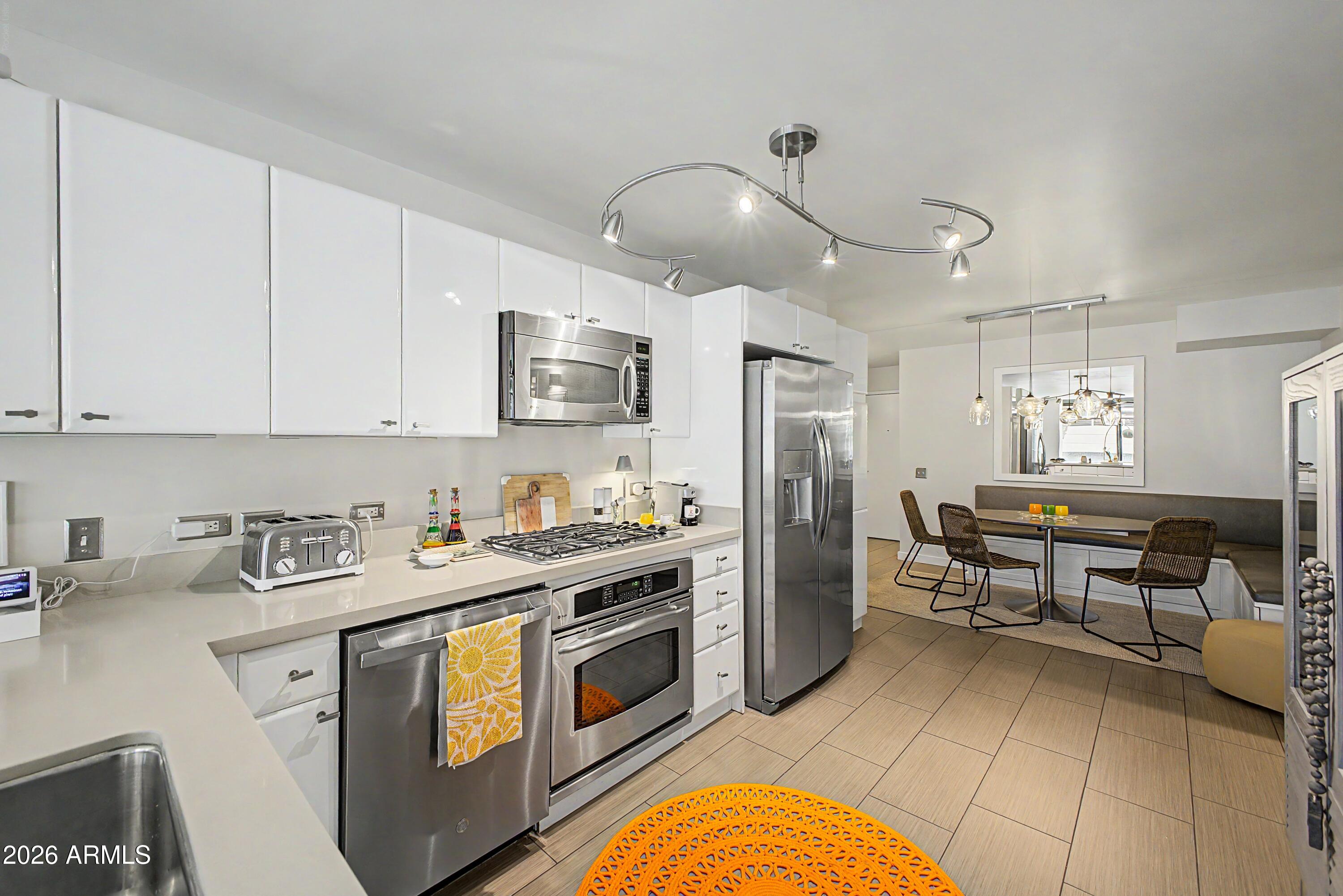 4808 North 24th Street, Unit 426 Phoenix, AZ 85016 - Photo 12 of 27 Kitchen