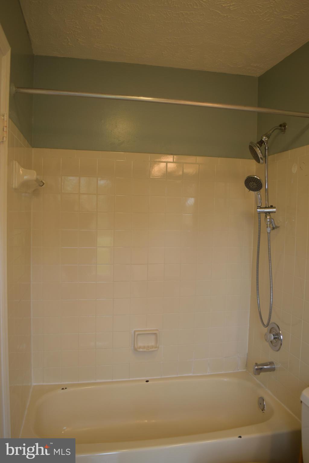 12607 Bridoon Lane Reston, VA 20191 - Photo 19 of 29 Bath (Master)