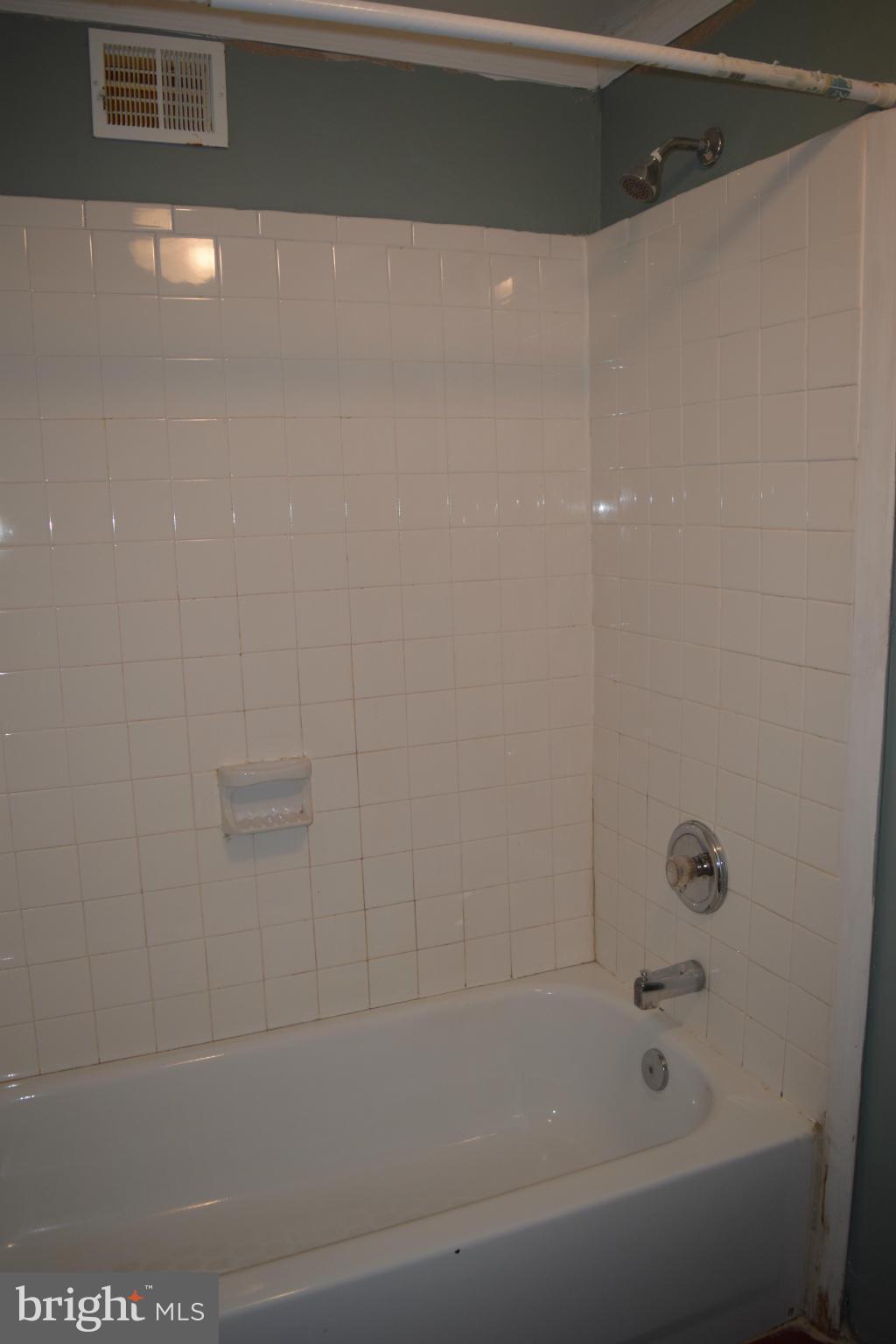 12607 Bridoon Lane Reston, VA 20191 - Photo 26 of 29 Bath