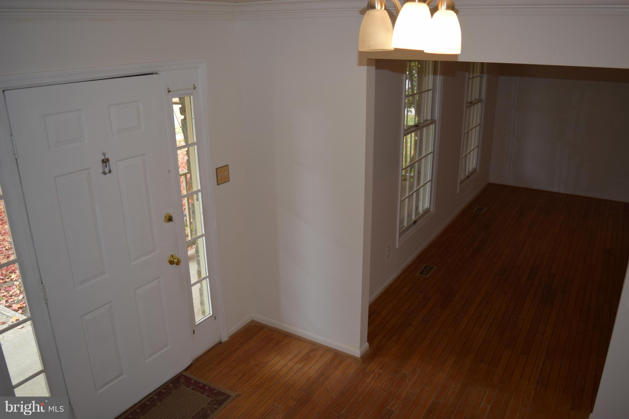 12607 Bridoon Lane Reston, VA 20191 - Photo 5 of 29 Interior (General)