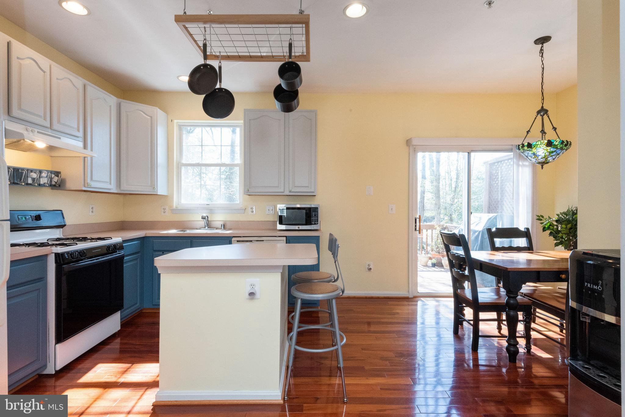 208 Tilden Way Edgewater, MD 21037 - Photo 20 of 55 Breakfast area in kitchen with sliders to deck