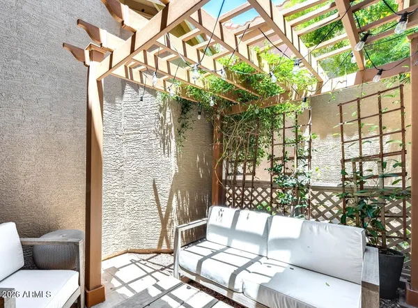 $425,000 | 1633 East Lakeside Drive, Unit 131, Gilbert, AZ 85234