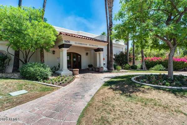 $425,000 | 1633 East Lakeside Drive, Unit 131, Gilbert, AZ 85234