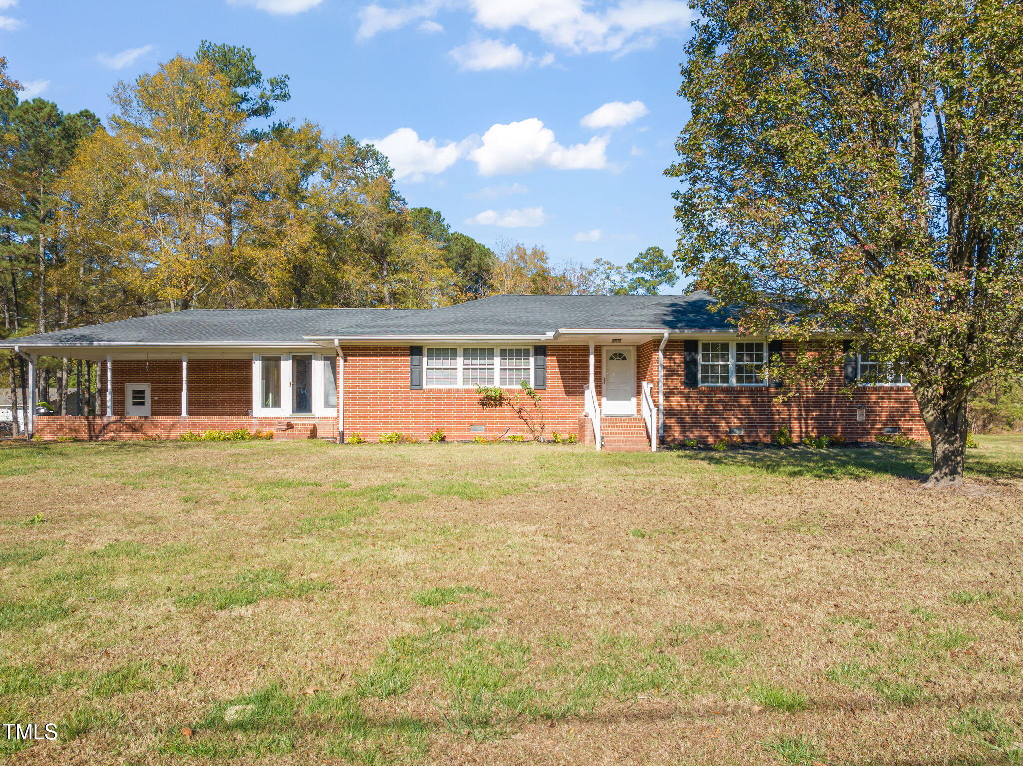 5813 Cheek Road Durham, NC 27704 - Photo 5 of 34 1-web-or-mls-DJI_0879
