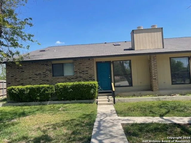 $995 | 516 Kellys Way, New Braunfels, TX 78130