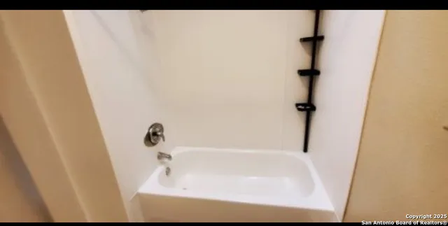 $995 | 516 Kellys Way, New Braunfels, TX 78130