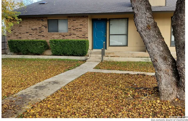 $995 | 516 Kellys Way, New Braunfels, TX 78130