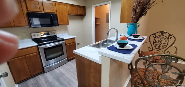 $995 | 516 Kellys Way, New Braunfels, TX 78130