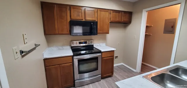 $995 | 516 Kellys Way, New Braunfels, TX 78130