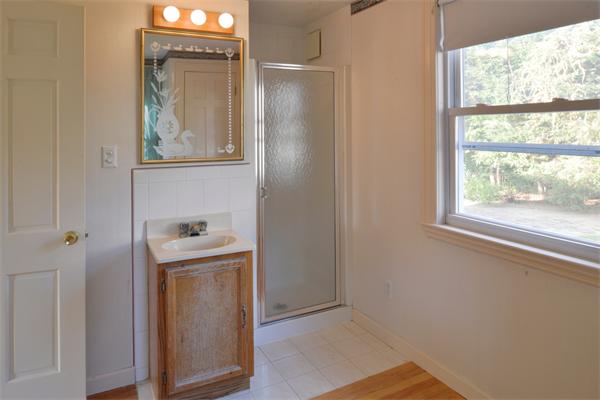 26 Chipman Road Beverly, MA 01915 - Photo 13 of 23 Gallery Image 13