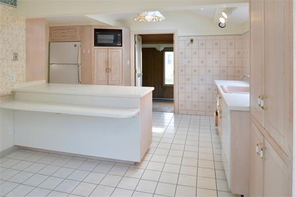26 Chipman Road Beverly, MA 01915 - Photo 7 of 23 Gallery Image 7