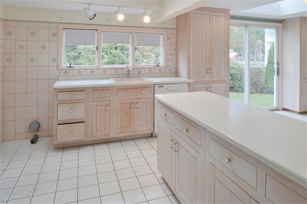 26 Chipman Road Beverly, MA 01915 - Photo 8 of 23 Gallery Image 8