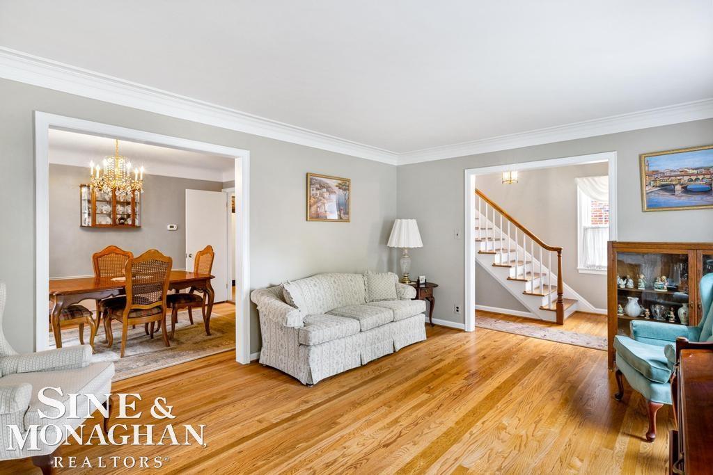 1694 Newcastle Road Grosse Pointe Woods, MI 48236 - Photo 4 of 41
