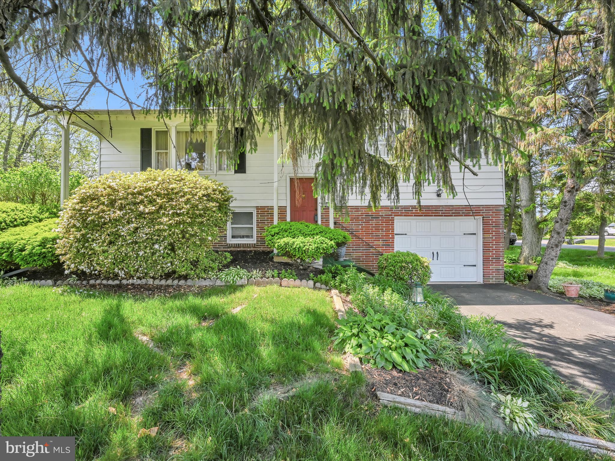 1150 Rohrerstown Road Lancaster, PA 17601 - Photo 1 of 26 front