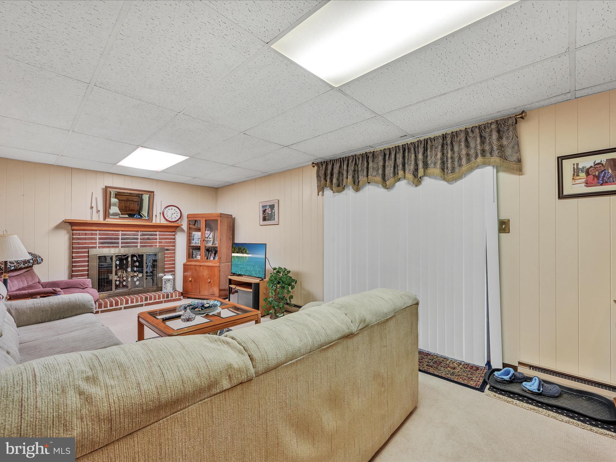 1150 Rohrerstown Road Lancaster, PA 17601 - Photo 17 of 26 family room