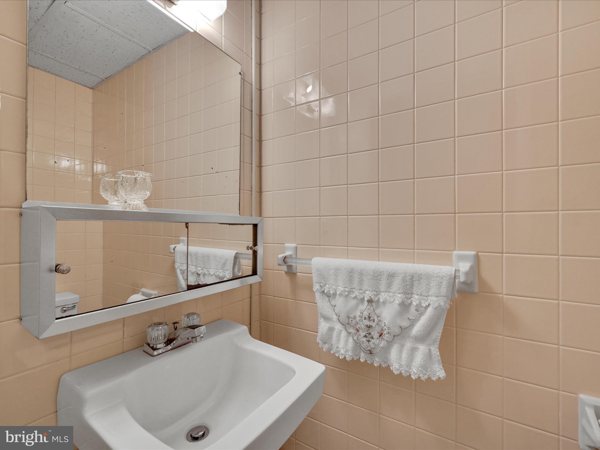 1150 Rohrerstown Road Lancaster, PA 17601 - Photo 21 of 26 bathroom