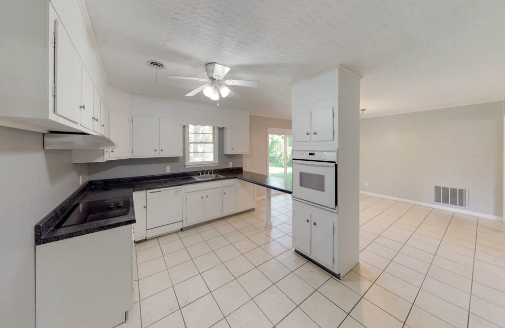 1203 Oakdale Road Augusta, GA 30904 - Photo 3 of 17