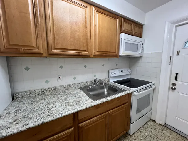 $1,695 | 311 Inlet Way, Unit 4, Palm Beach Shores, FL 33404