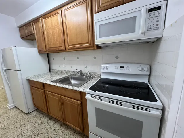 $1,695 | 311 Inlet Way, Unit 4, Palm Beach Shores, FL 33404