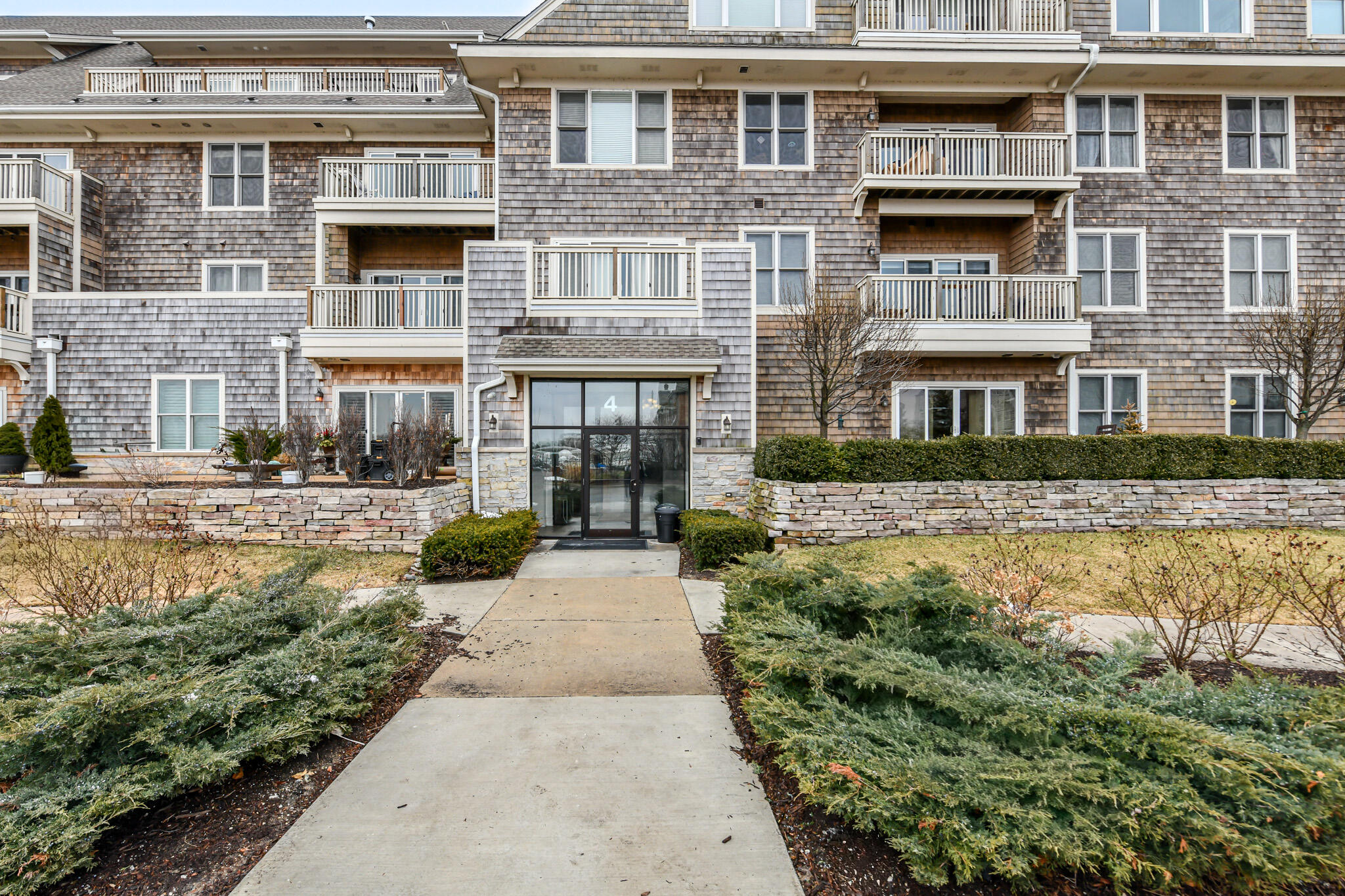 4 Gas Light Drive, Unit 211 Racine, WI 53403 - Photo 7 of 46 HEN_7542