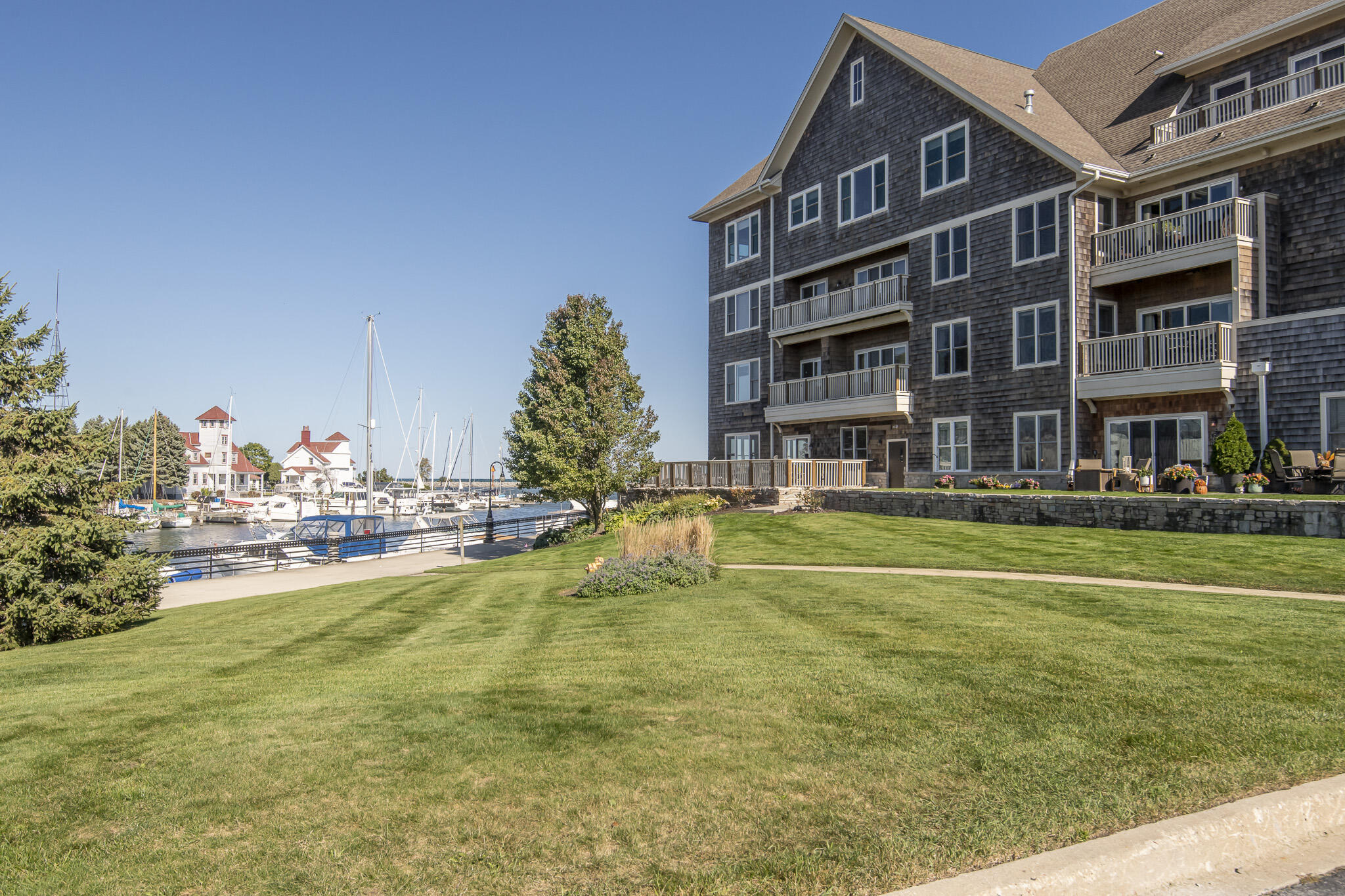 4 Gas Light Drive, Unit 211 Racine, WI 53403 - Photo 10 of 46 4_211 Gas Light-02