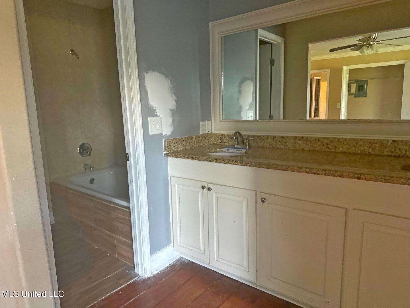 861 McCluer Road Jackson, MS 39212 - Photo 12 of 37 62-Mar 18 2024 06_07pm-dkC1