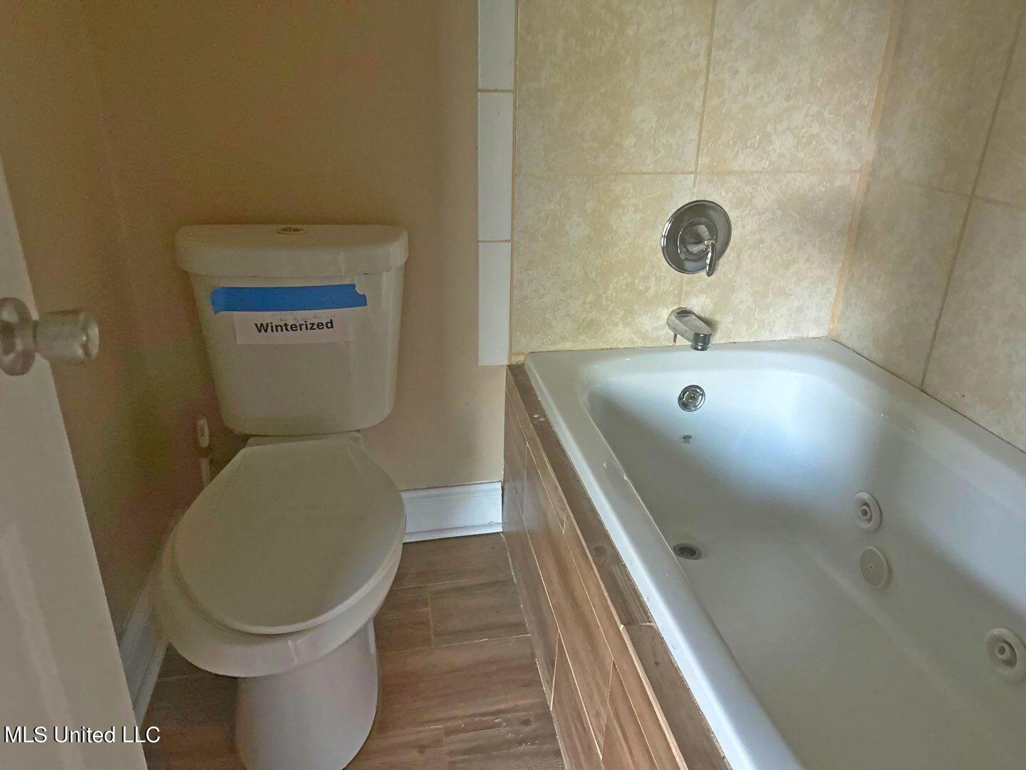 861 McCluer Road Jackson, MS 39212 - Photo 13 of 37 68-Mar 18 2024 06_07pm-Xn3f