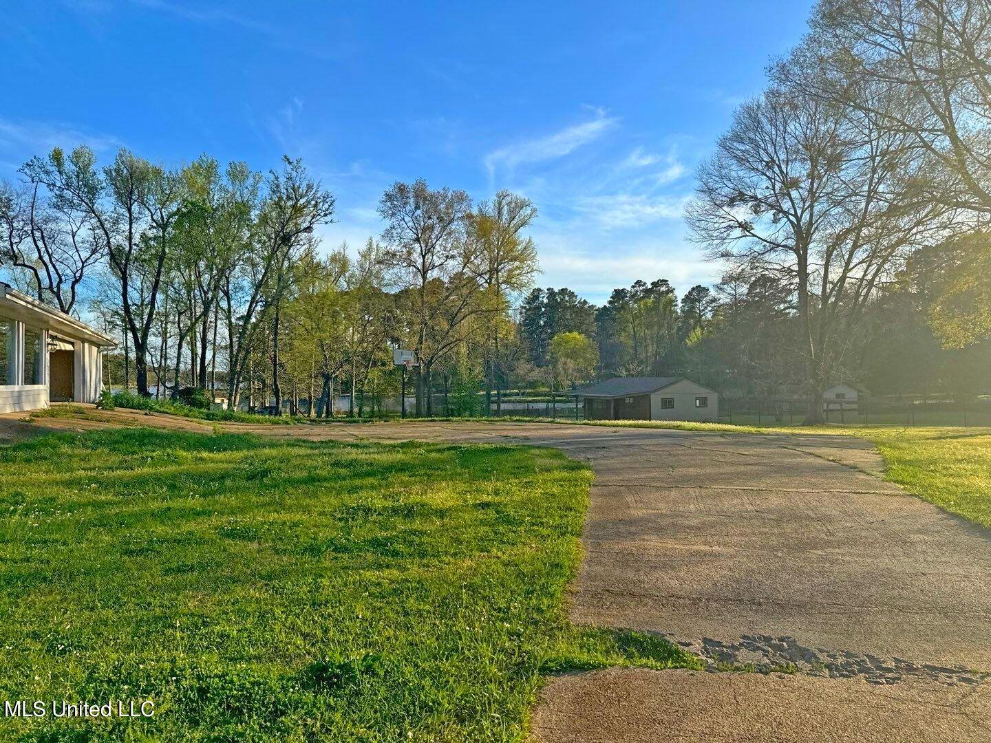 861 McCluer Road Jackson, MS 39212 - Photo 28 of 37 168-Mar 18 2024 06_12pm-CXZP