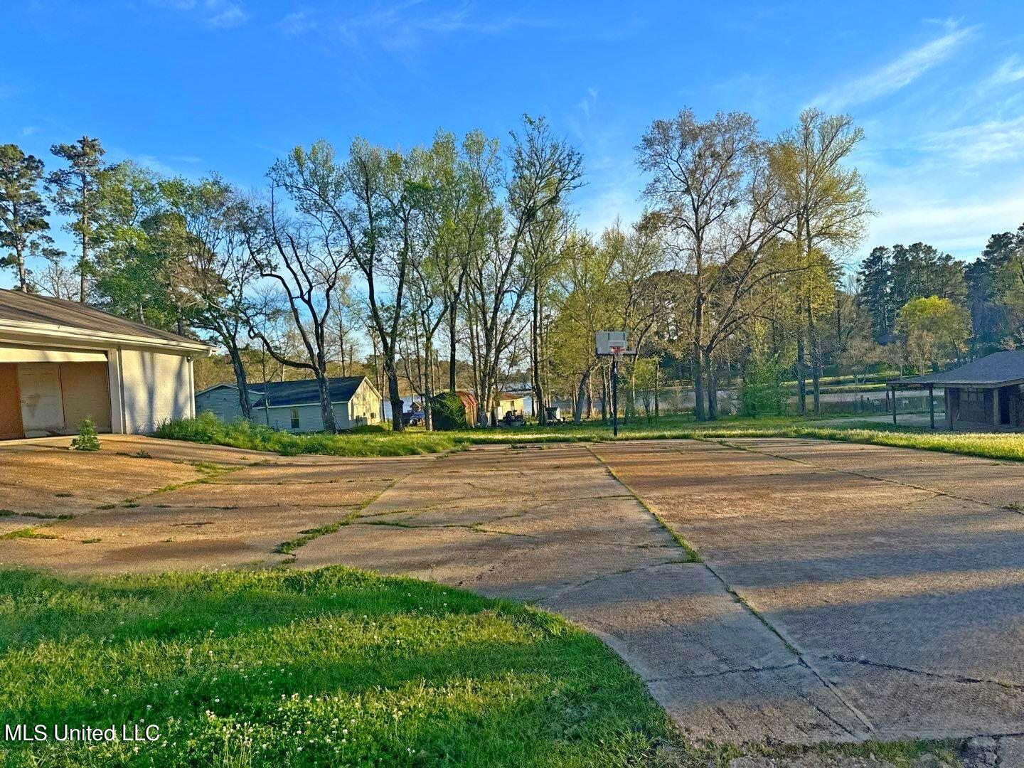 861 McCluer Road Jackson, MS 39212 - Photo 29 of 37 173-Mar 18 2024 06_12pm-K2ji