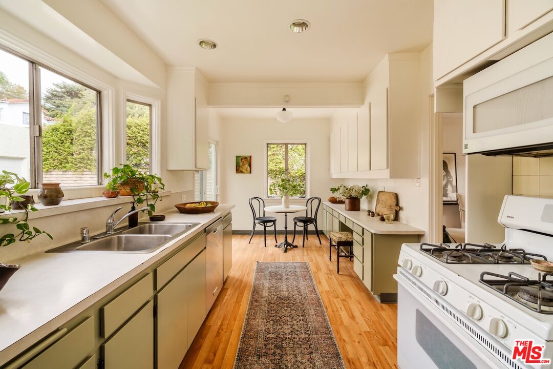 3325 Lowry Road Los Angeles, CA 90027 - Photo 25 of 73