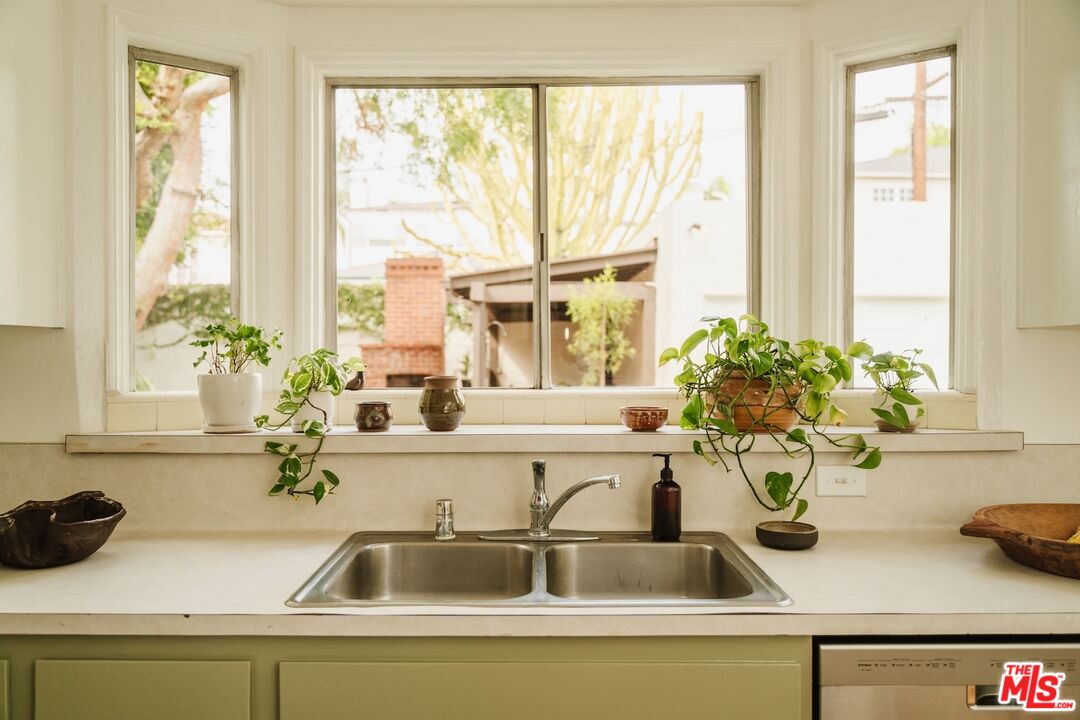 3325 Lowry Road Los Angeles, CA 90027 - Photo 26 of 73