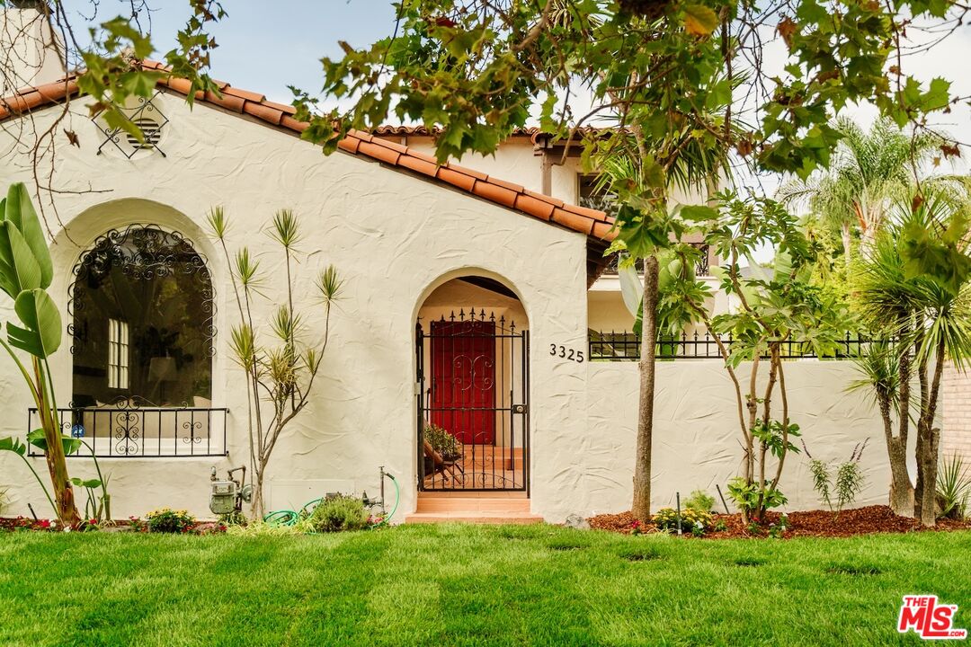3325 Lowry Road Los Angeles, CA 90027 - Photo 4 of 73 a view of front door of house with a yard