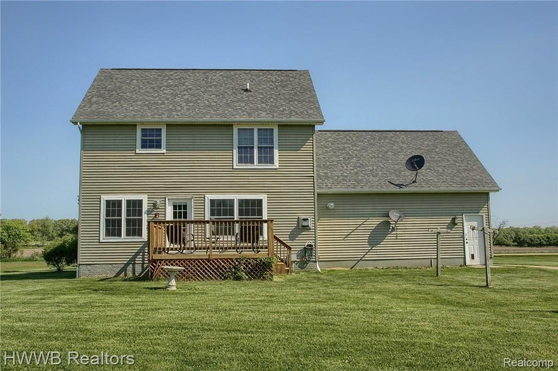 687 Mountview Road Lapeer, MI 48446 - Photo 6 of 38 Rear.jpg