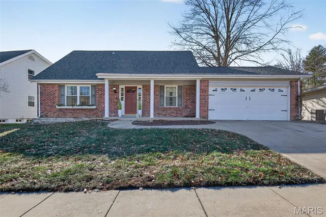 $450,000 | 618 Running Creek Drive, Ballwin, MO 63021