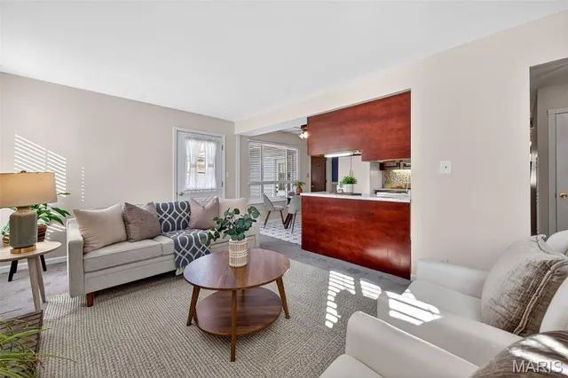 $450,000 | 618 Running Creek Drive, Ballwin, MO 63021