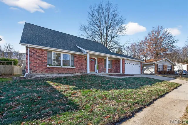 $450,000 | 618 Running Creek Drive, Ballwin, MO 63021