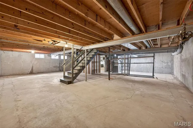 $450,000 | 618 Running Creek Drive, Ballwin, MO 63021