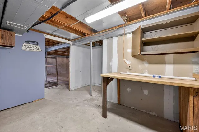 $450,000 | 618 Running Creek Drive, Ballwin, MO 63021