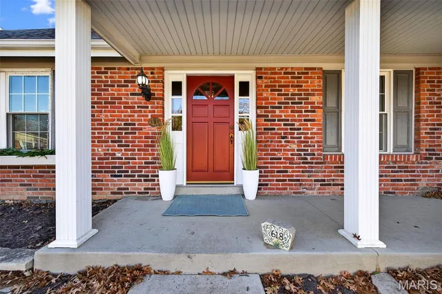 $450,000 | 618 Running Creek Drive, Ballwin, MO 63021