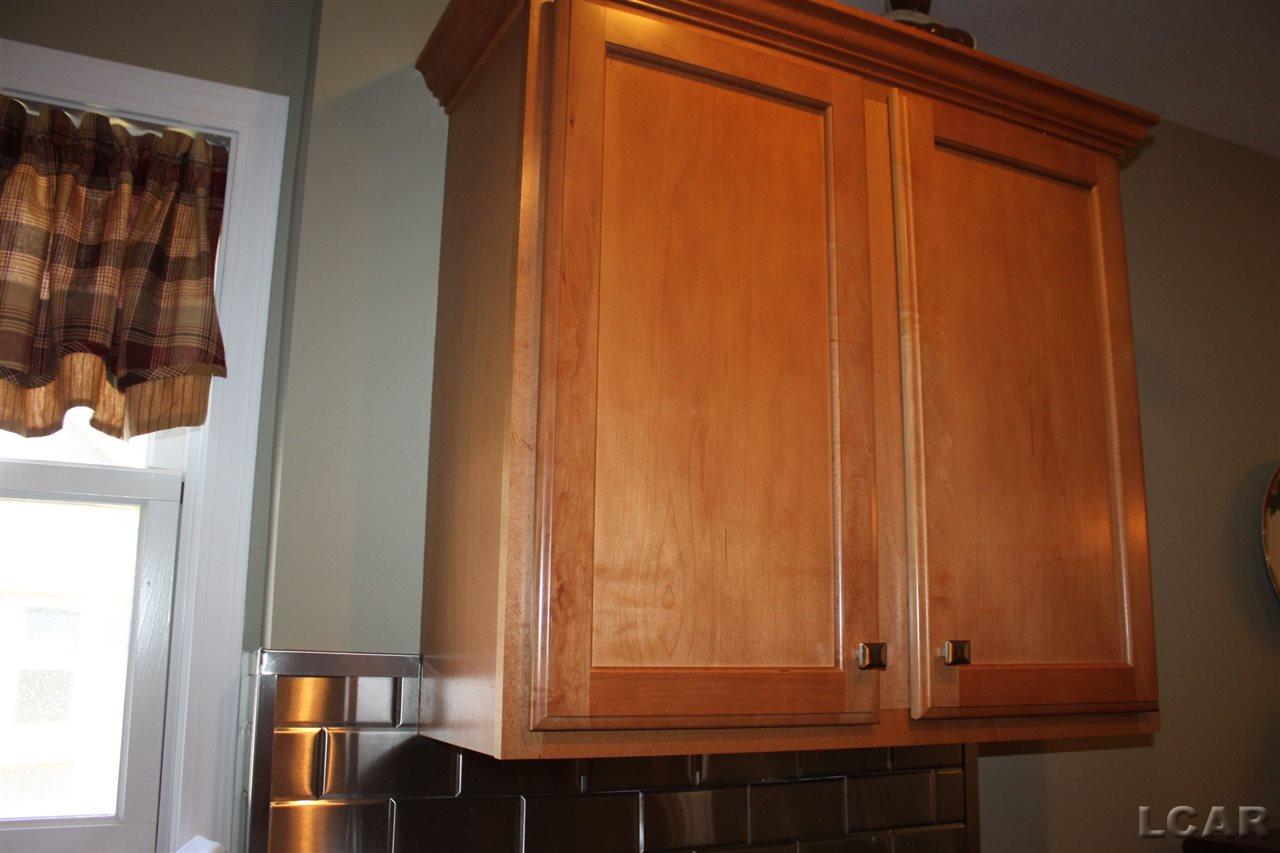 617 Ridge Lane Tecumseh, MI 49286 - Photo 12 of 34 Maple Cabinetry