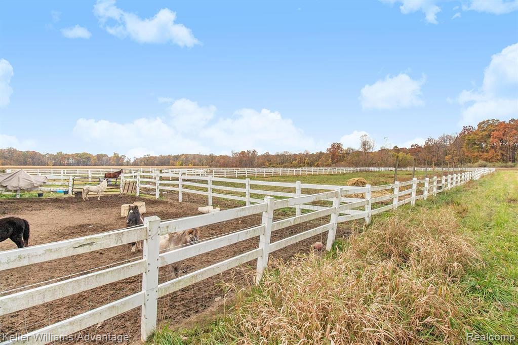 27400 Romine Road New Boston, MI 48164 - Photo 32 of 48 Gallery Image 32