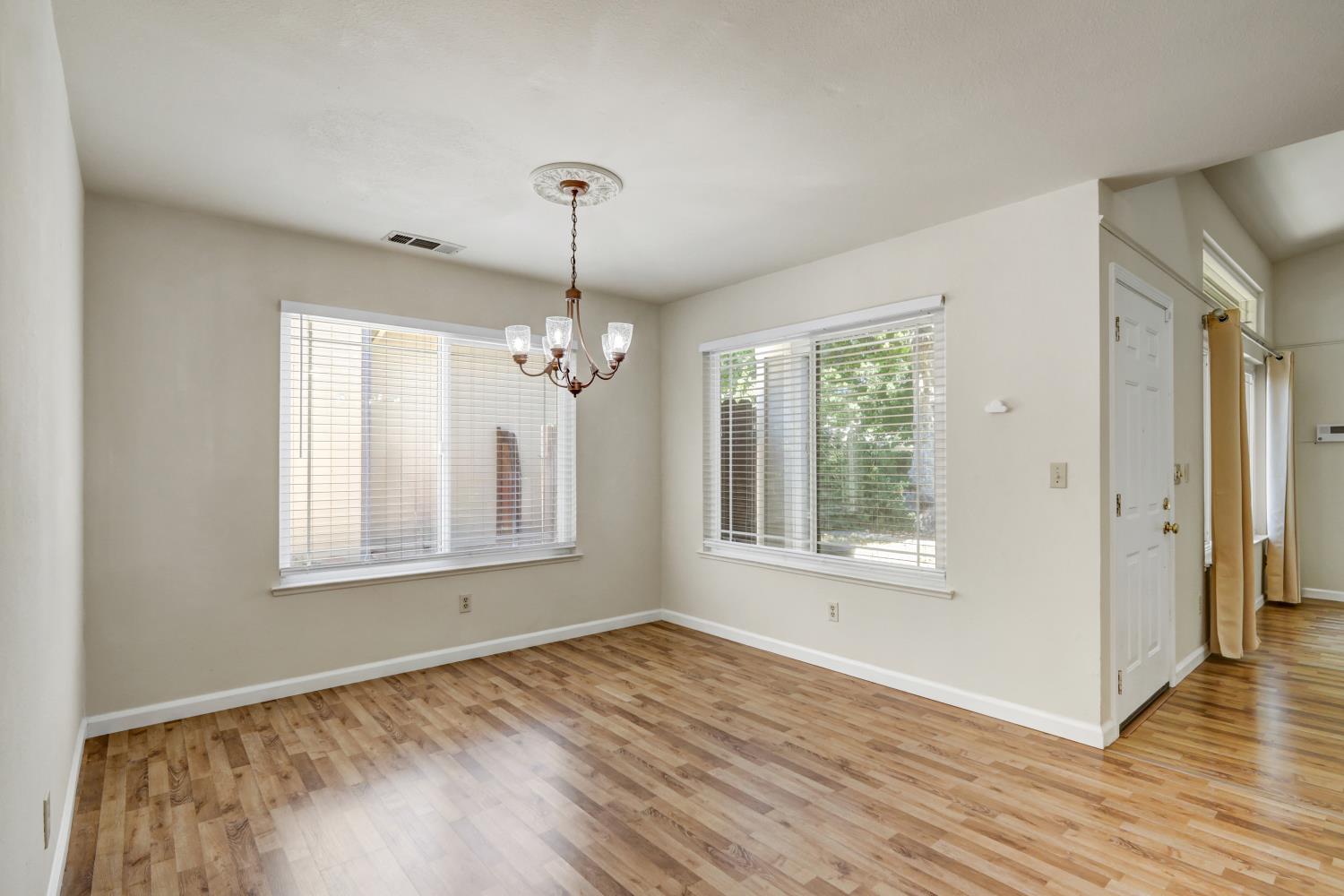 6932 Springmont Drive Elk Grove, CA 95758 - Photo 11 of 47