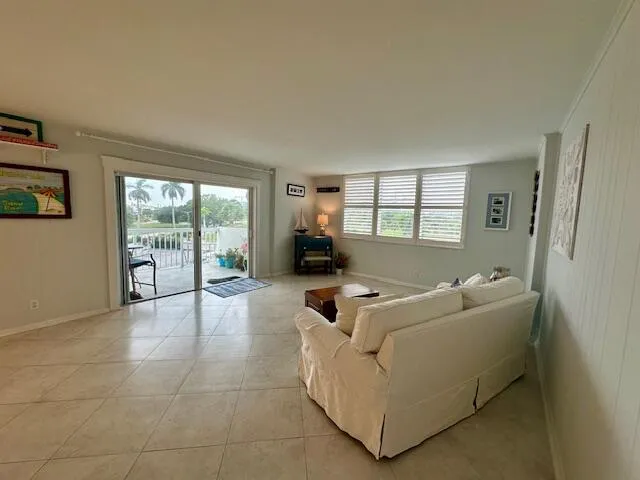 $3,200 | 2600 North Flagler Drive, Unit 311, West Palm Beach, FL 33407