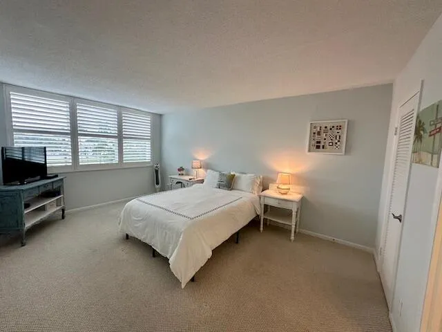 $3,200 | 2600 North Flagler Drive, Unit 311, West Palm Beach, FL 33407