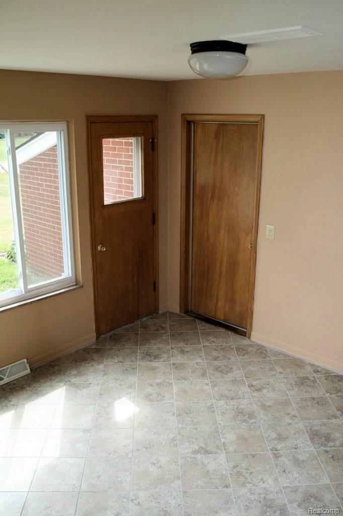 53740 Shelby Road Utica, MI 48316 - Photo 25 of 35 25.jpg