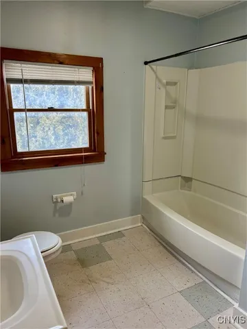 $1,100 | 1962 Middle Road, Oneida, NY 13421