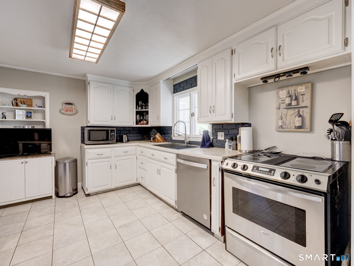 432 Ridge Road Wethersfield, CT 06109 - Photo 12 of 39