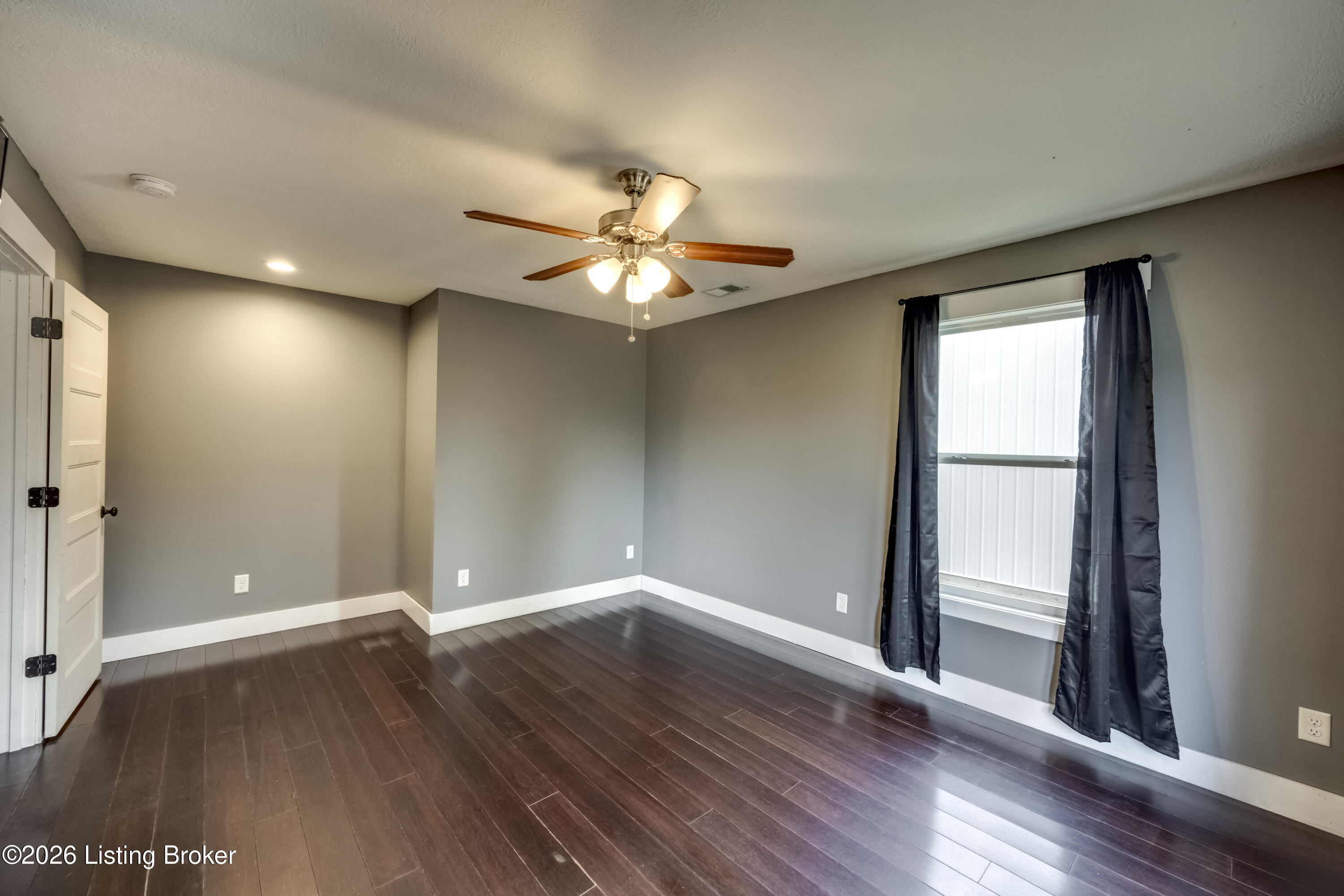 918 Oklahoma Road Bee Spring, KY 42207 - Photo 13 of 38 2Y0A3216-A