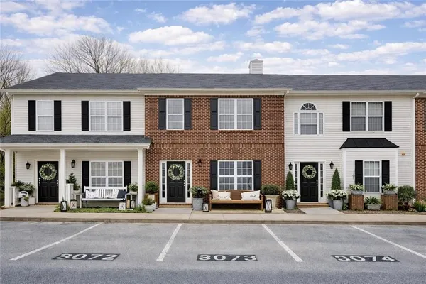 $284,949 | 5072 Leeshire Trace, Tucker, GA 30084